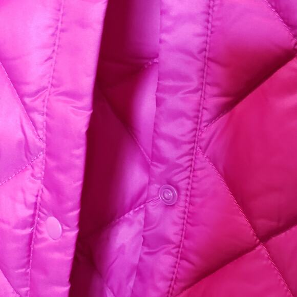 EUC Women's Attention brand, Sz L fuchsia Quilted Down Filled snap-up Vest. - Picture 5 of 7